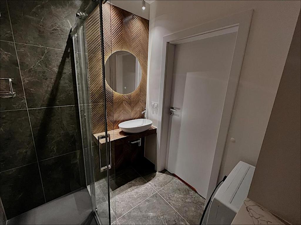 Modern Stone Hill Apartment Шклярска Поремба Екстериор снимка
